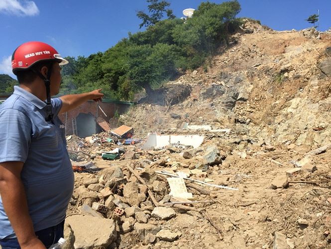 Đau xót kỷ vật cuối cùng của gia đình thầy giáo thiệt mạng sau lũ dữ-6