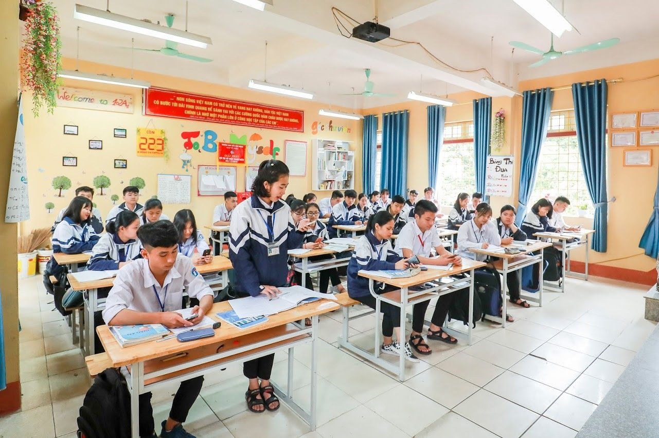 Thầy hiệu trưởng khiến học trò phát cuồng” vì những quy định không giống ai-4