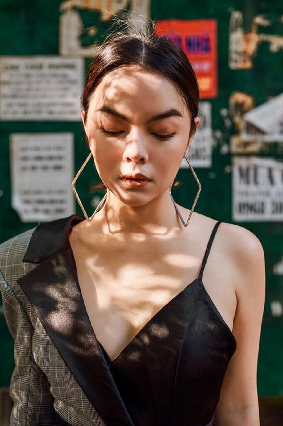 Phạm Quỳnh Anh thần thái ngút trời với loạt ảnh chụp ở lề đường, góc phố-2