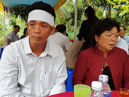 Tai nạn xe bồn 6 người chết: Ngây dại nhìn vợ và 2 con nằm bất động trong đống đổ nát-5