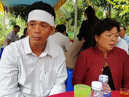 Vụ cháy xe bồn: Chồng đau đớn nhận ra thi thể vợ nhờ chiếc răng giả