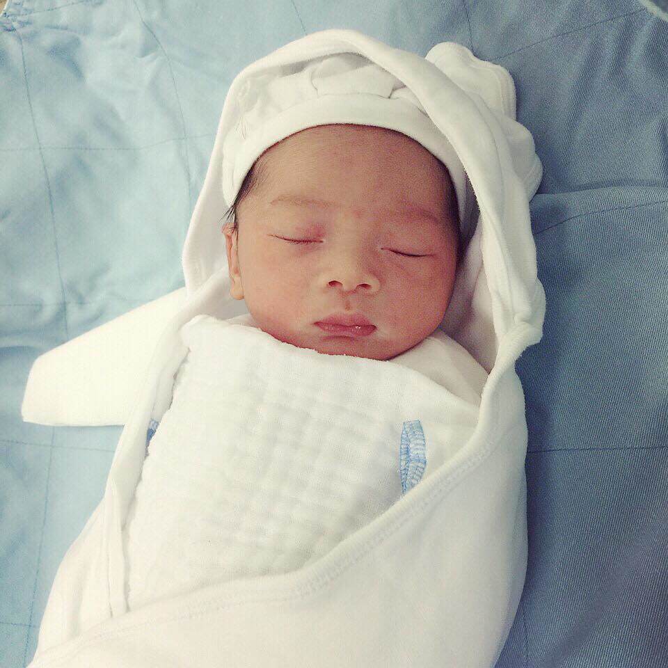 Nàng Hoa hậu bốc lửa: Mang bầu ngập trong tủi hờn, sau sinh tụt 15 cân vì chồng phản bội-4