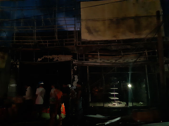 Tai nạn xe bồn 6 người chết: Ngây dại nhìn vợ và 2 con nằm bất động trong đống đổ nát-3