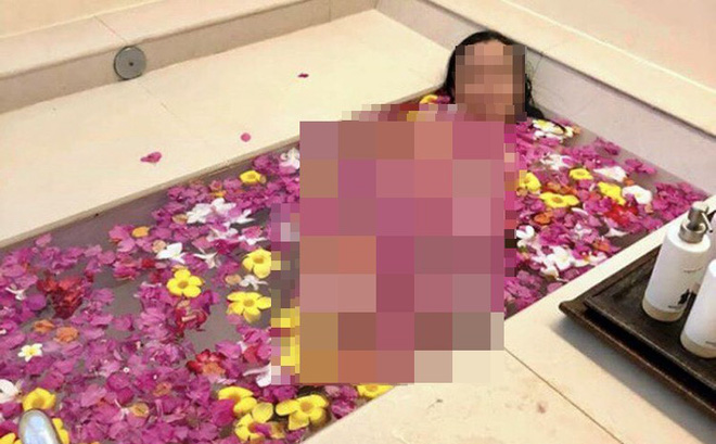 Nữ hiệu trưởng lỡ tay đăng ảnh trong bồn tắm lên mạng: Đã xóa ngay, không hiểu vì sao lan truyền-1