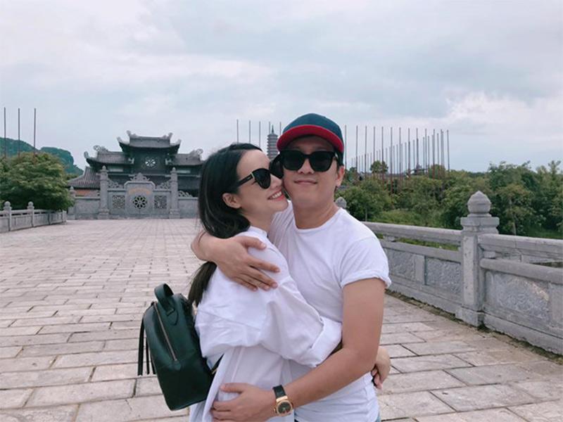 Mặt nở mũm mĩm lên trông thấy, Tú Anh, Nhã Phương vẫn quyết không khai” chuyện mang bầu-1