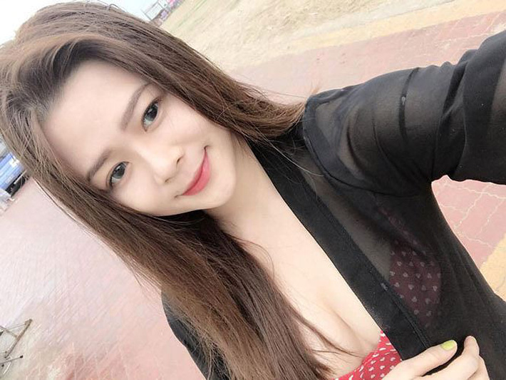 Vẻ đẹp nóng bỏng của bạn gái tuyển thủ Việt Nam Phạm Đức Huy-5