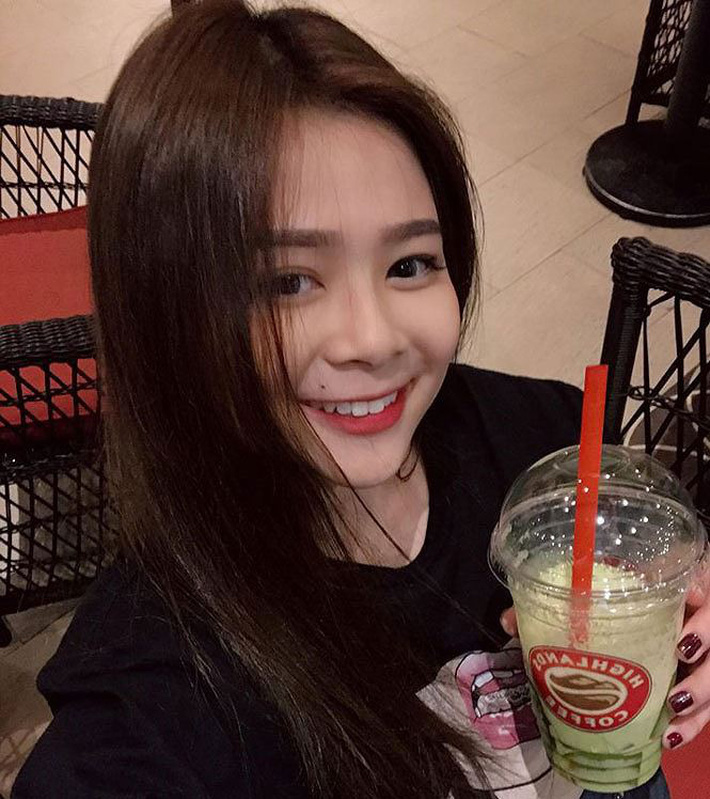 Vẻ đẹp nóng bỏng của bạn gái tuyển thủ Việt Nam Phạm Đức Huy-9