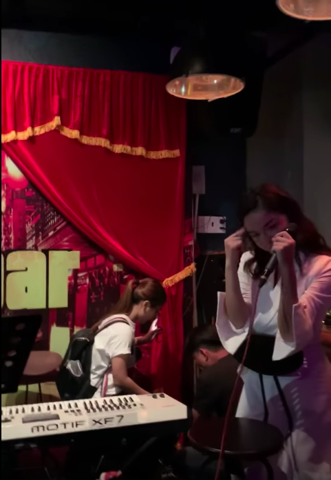 Vượt bão ly hôn, Phạm Quỳnh Anh xúc động nói: Tim chị hết đau rồi-5