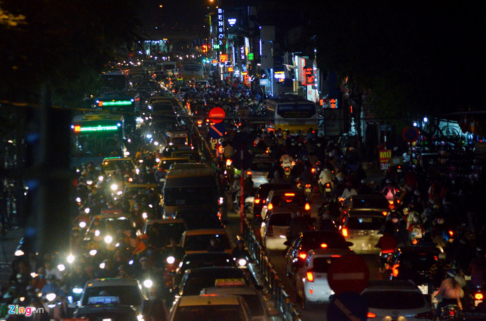 Hà Nội, Sài Gòn ùn tắc trong tối Black Friday-5