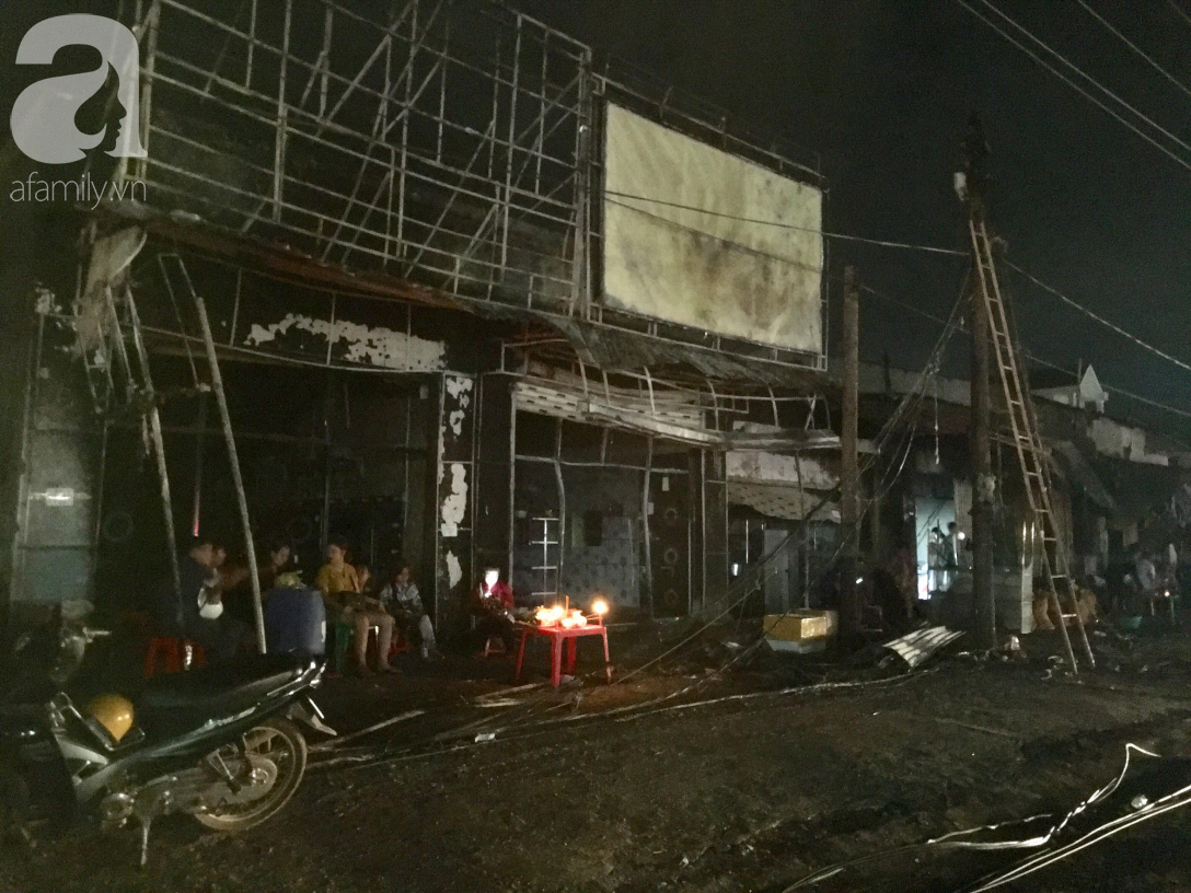 Nghẹn lòng cảnh chồng đưa thi thể vợ và 2 con nhỏ về quê sau vụ cháy xe bồn chở xăng ở Bình Phước-6