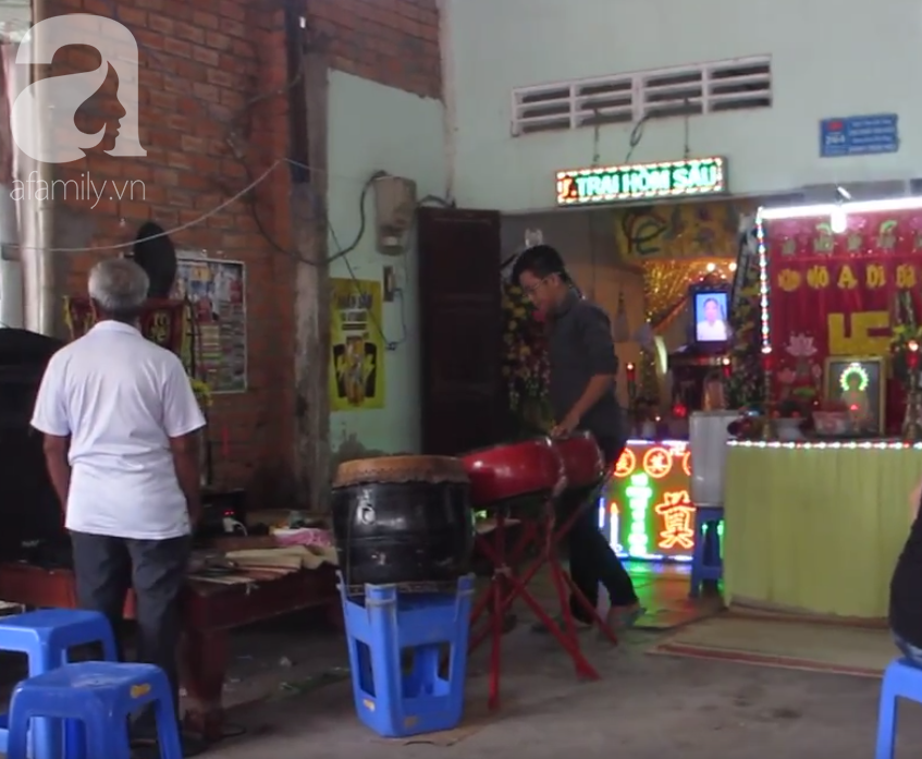 Nghẹn lòng cảnh chồng đưa thi thể vợ và 2 con nhỏ về quê sau vụ cháy xe bồn chở xăng ở Bình Phước-7