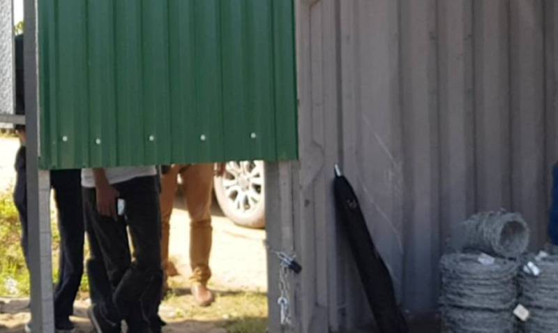 Bị nhóm giang hồ đất Cảng bao vây, nữ giám đốc quỳ lạy-4