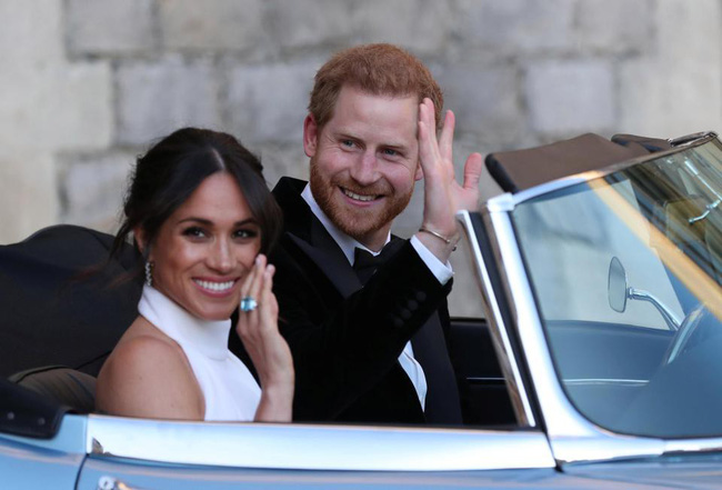 Người hâm mộ hoang mang trước tin Meghan và Harry chuyển ra khỏi cung điện sau khi căng thẳng với William và Kate-1