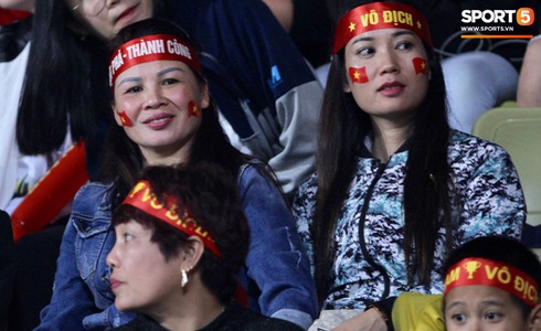 Tuyển Việt Nam vào bán kết AFF Cup với ngôi đầu bảng-65