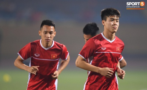 Tuyển Việt Nam vào bán kết AFF Cup với ngôi đầu bảng-77