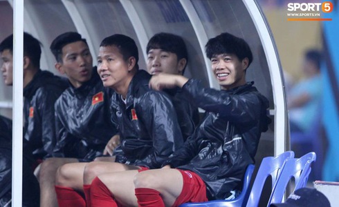 Tuyển Việt Nam vào bán kết AFF Cup với ngôi đầu bảng-27