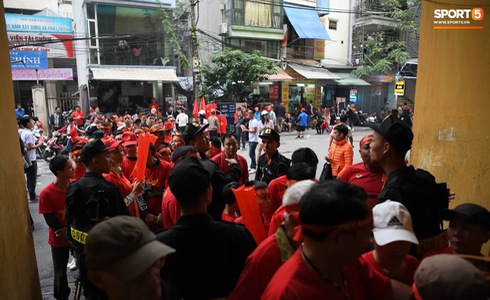 Tuyển Việt Nam vào bán kết AFF Cup với ngôi đầu bảng-37