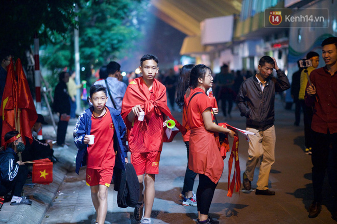 14.000 CĐV trên sân Hàng Đẫy chung vui với ĐT Việt Nam sau trận thắng Campuchia-20