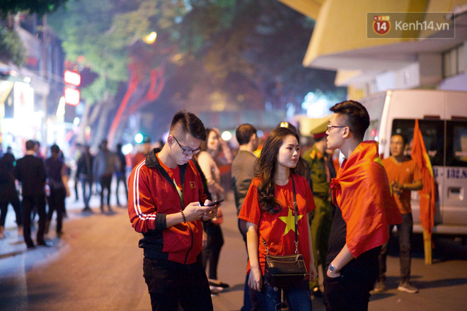 14.000 CĐV trên sân Hàng Đẫy chung vui với ĐT Việt Nam sau trận thắng Campuchia-21