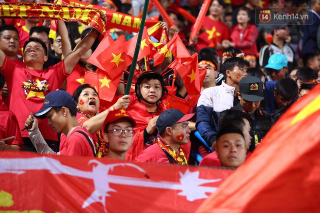 14.000 CĐV trên sân Hàng Đẫy chung vui với ĐT Việt Nam sau trận thắng Campuchia-27