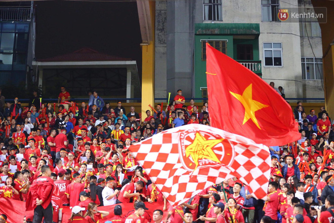 14.000 CĐV trên sân Hàng Đẫy chung vui với ĐT Việt Nam sau trận thắng Campuchia-34