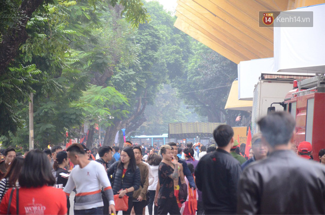 14.000 CĐV trên sân Hàng Đẫy chung vui với ĐT Việt Nam sau trận thắng Campuchia-38