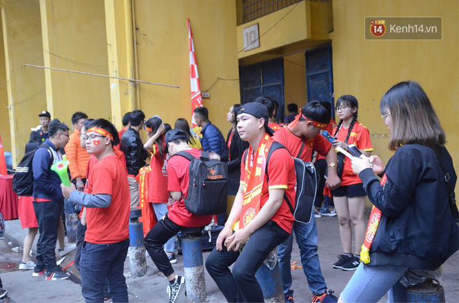 14.000 CĐV trên sân Hàng Đẫy chung vui với ĐT Việt Nam sau trận thắng Campuchia-39