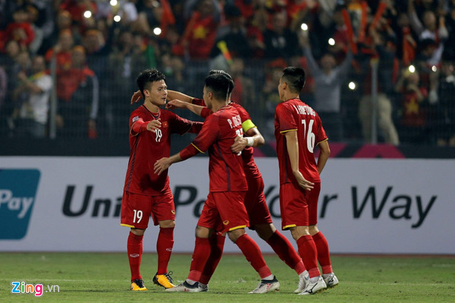 Tuyển Việt Nam vào bán kết AFF Cup với ngôi đầu bảng-7