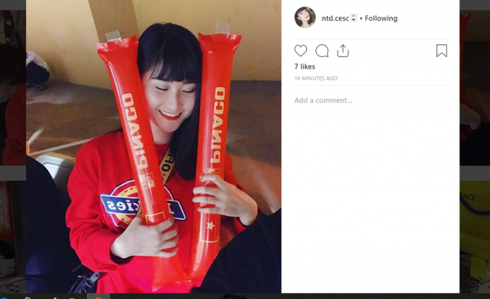 Bạn gái nóng bỏng hỏa tốc ra Hà Nội cổ vũ vua dội bom ĐTVN đấu Campuchia-6