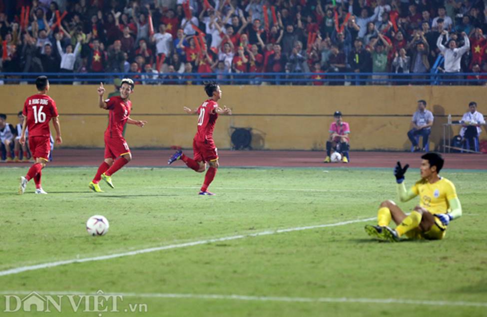 Ảnh: Bị phạm lỗi liên tục, Quang Hải vẫn vượt mặt cầu thủ Campuchia-14