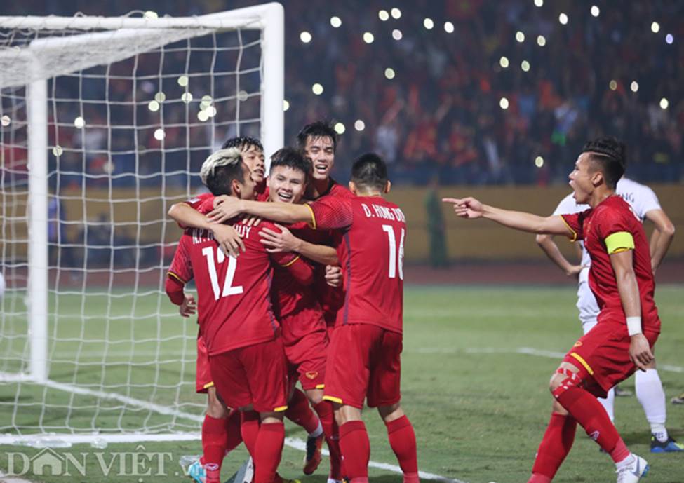 Ảnh: Bị phạm lỗi liên tục, Quang Hải vẫn vượt mặt cầu thủ Campuchia-9