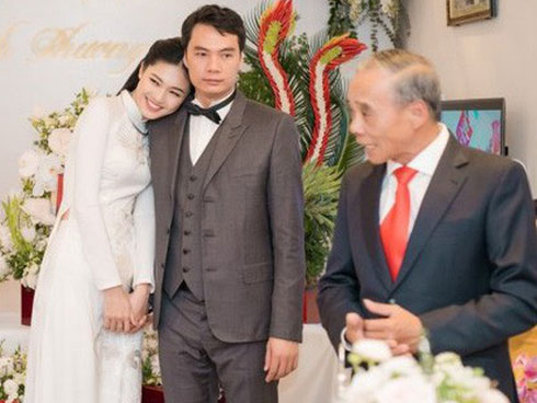 Sao nữ tỷ phú nhiều chồng nhất Đài Loan: Bị tình trẻ đánh dã man, 61 tuổi vẫn tuyển bạn trai mới-11