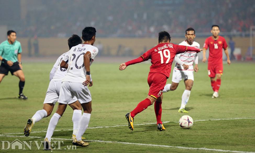 Ảnh: Bị phạm lỗi liên tục, Quang Hải vẫn vượt mặt cầu thủ Campuchia-12