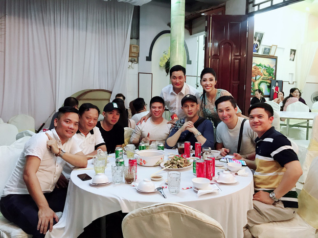 Cận cảnh không gian lễ vu quy của Hoa hậu Đại dương Đặng Thu Thảo cùng chồng doanh nhân điển trai sinh năm 1989-6