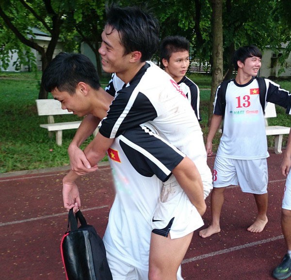 Sau tất cả, Công Phượng vẫn là chỗ dựa vững chãi của Văn Toàn-12