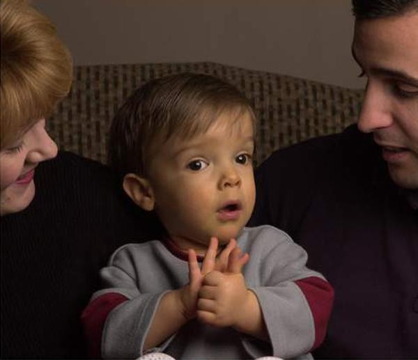 Thai nhi thò tay qua bụng nắm tay bác sĩ khiến thế giới run rẩy”, giờ vẫn gây kinh ngạc-5