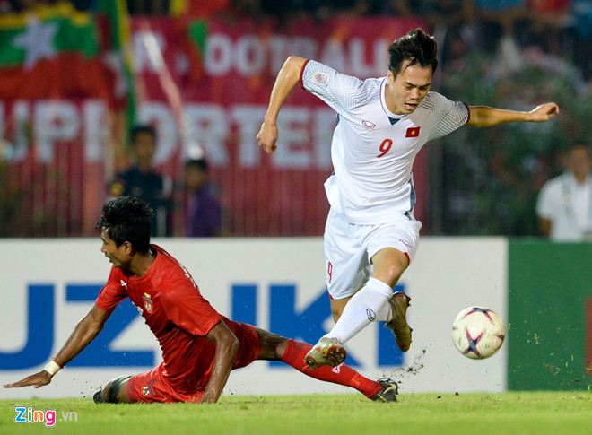 Bầu Đức xin đưa Văn Toàn sang Hàn Quốc điều trị chấn thương-2