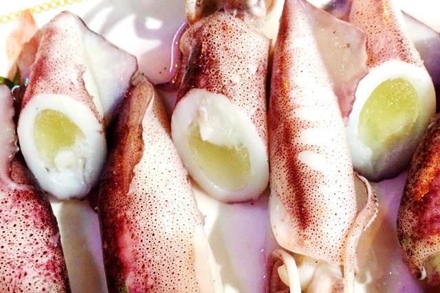 Mua mực trứng, chỉ cần BÓP nhẹ vào chỗ này, đảm bảo 100% trứng đầy ụ, tươi roi rói-3