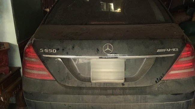 Xe sang Mercedes 10 tỷ phủ bụi trên phố Hà Nội-6