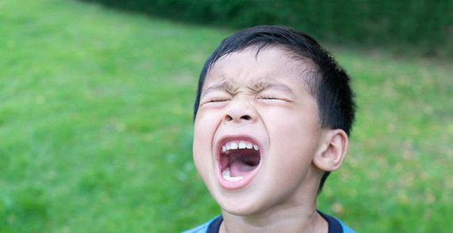 Bị bà bắt dọn phòng, cậu bé 11 tuổi đã làm 1 việc kinh hoàng - bài học ứng xử khi trẻ giận dữ-3