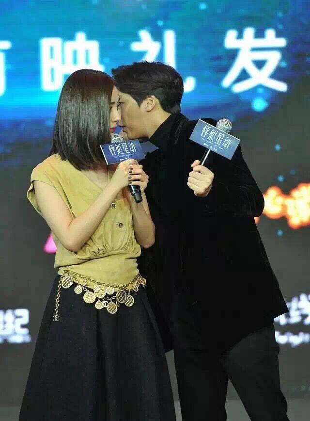 Nghịch lý các cặp vợ chồng sao: Đôi con ghẻ quốc dân được ngưỡng mộ vì quá hạnh phúc, cặp hứa hẹn đủ điều không ngừng bị đồn rạn nứt-19