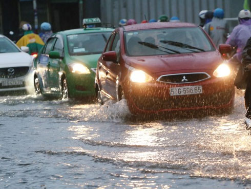 Bão số 9: Người Sài Gòn quay cuồng chống ngập suốt đêm-16