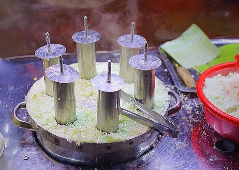 Bán bánh lạ bọc ống inox: Bám vỉa hè Hà Nội, chàng trai thu 70 triệu/tháng-4