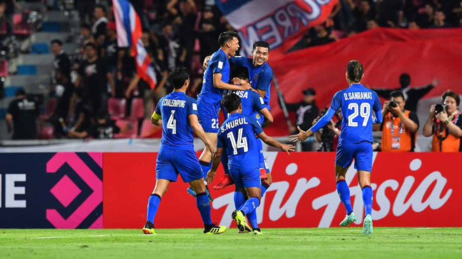 Tuyển Thái Lan sau cùng đã lộ bài ở AFF Cup-1