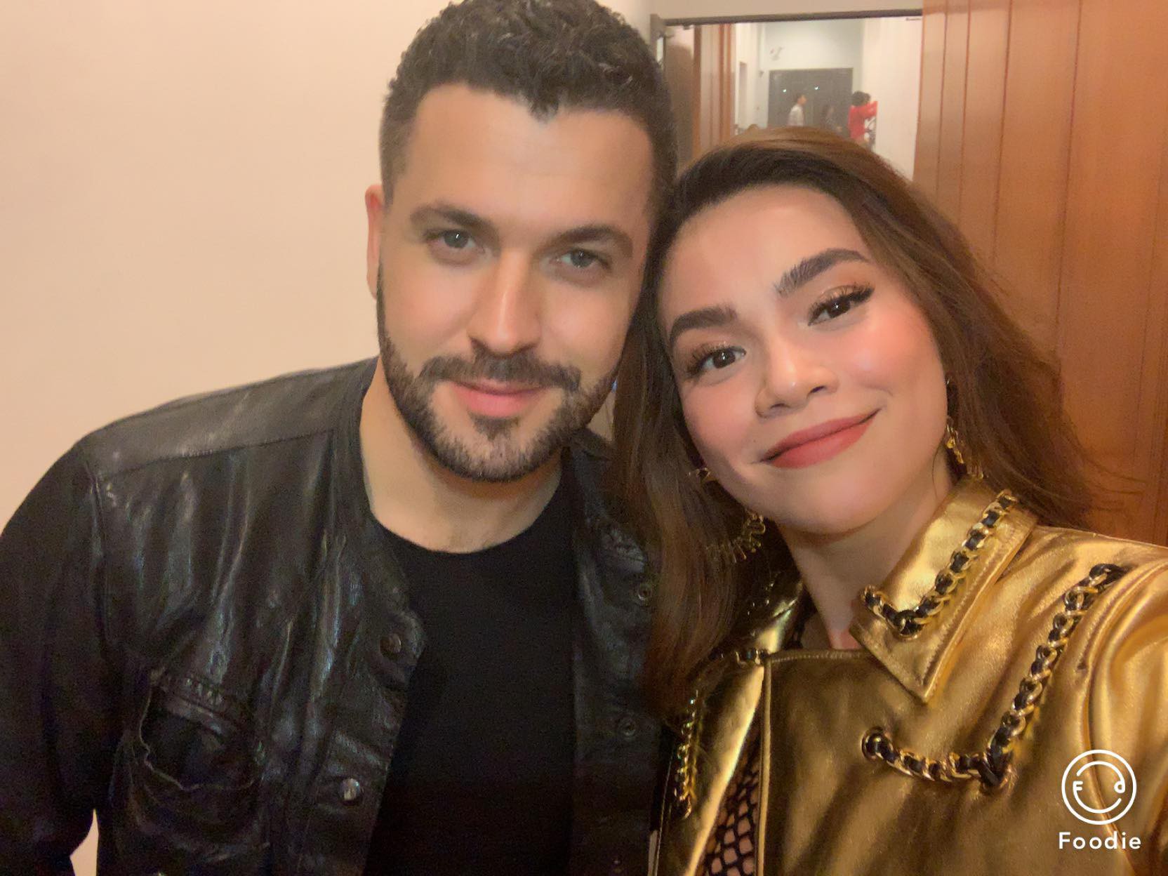 Đi lưu diễn xa, Hà Hồ bày tỏ lo lắng cho mọi người ở nhà khi hay tin bão số 9 gây thiệt hại lớn-3