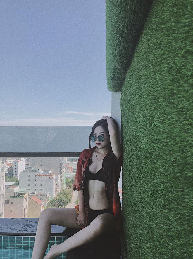 Cô gái xinh như hoa nắm tay Hà Đức Chinh trên phố là ai?-4