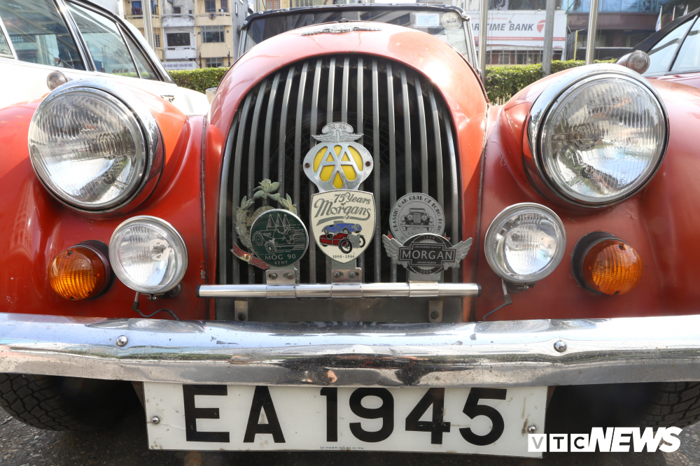 Cận cảnh dàn xe cổ siêu sang từ Hong Kong, Trung Quốc đến Hà Nội-7