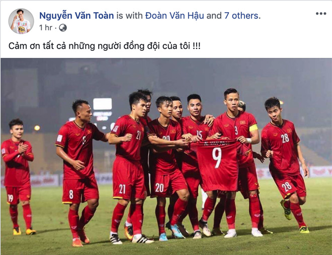 Văn Toàn bị chấn thương, khách thăm phát hiện điều đặc biệt trong phòng-1