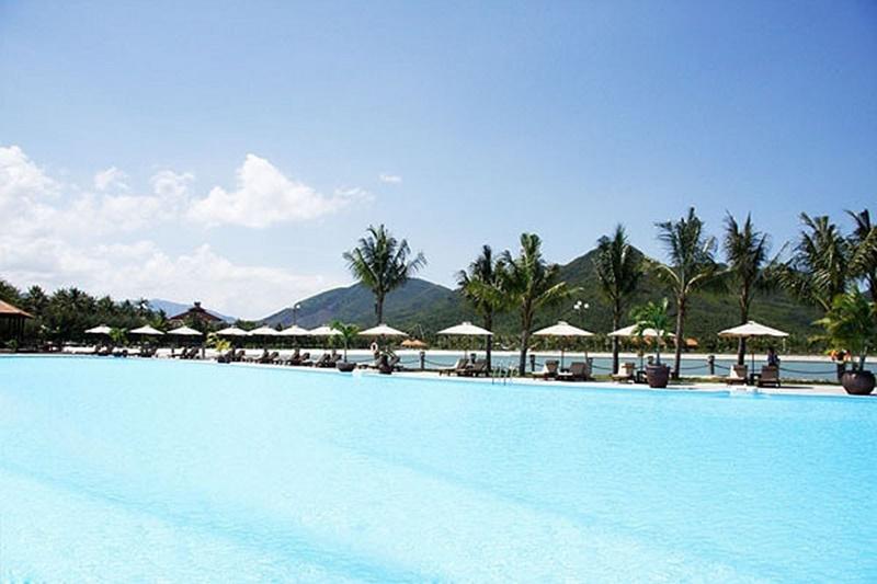 Mãn nhãn với nhà vườn siêu khủng của Á hậu Dương Trương Thiên Lý và chồng giàu, gấp đôi tuổi-12