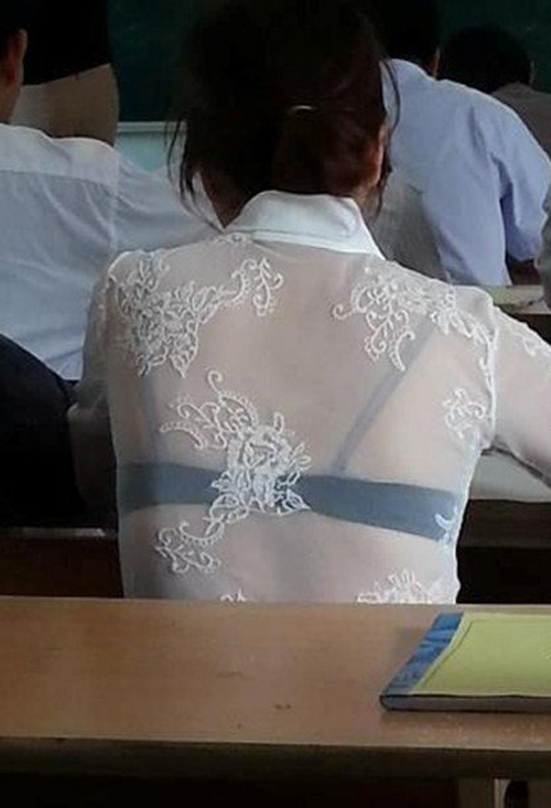 Chân dài sexy nhất Việt Nam mắc thảm họa nội y thường thấy với áo dài trắng-3
